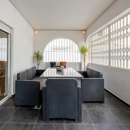 Cozy 2br Near Oura By Lovelystay البوفيرا