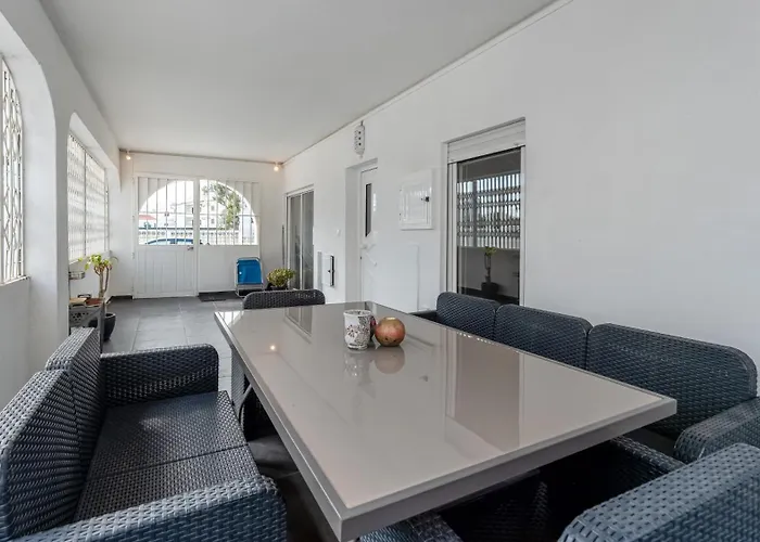 Apartman Cozy 2br Near Oura By Lovelystay Albufeira